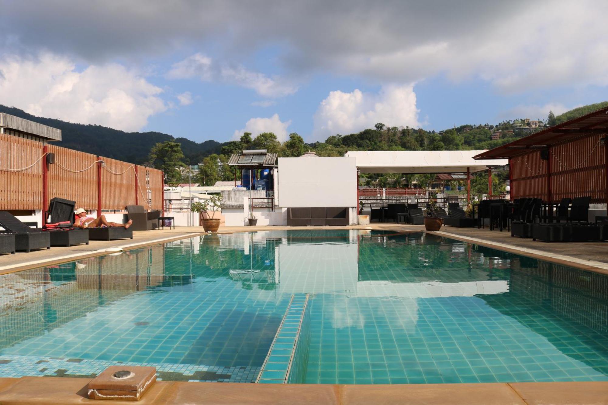 D C Patong Hotel Exterior photo